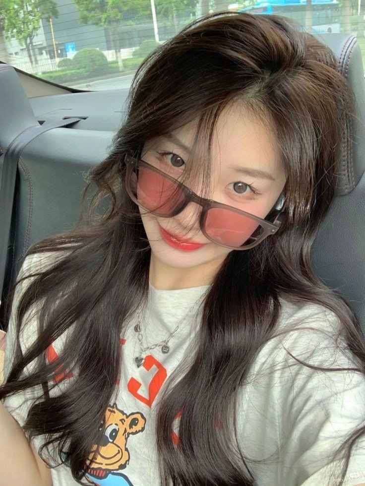 Korean girl DP for WhatsApp