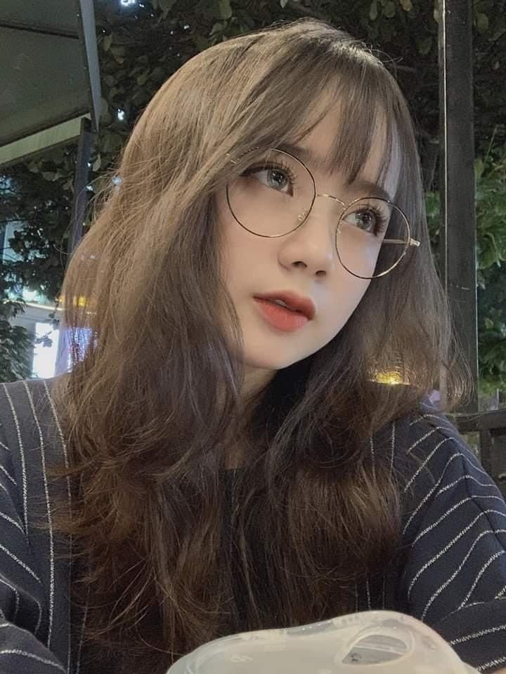 Korean girl profile photo
