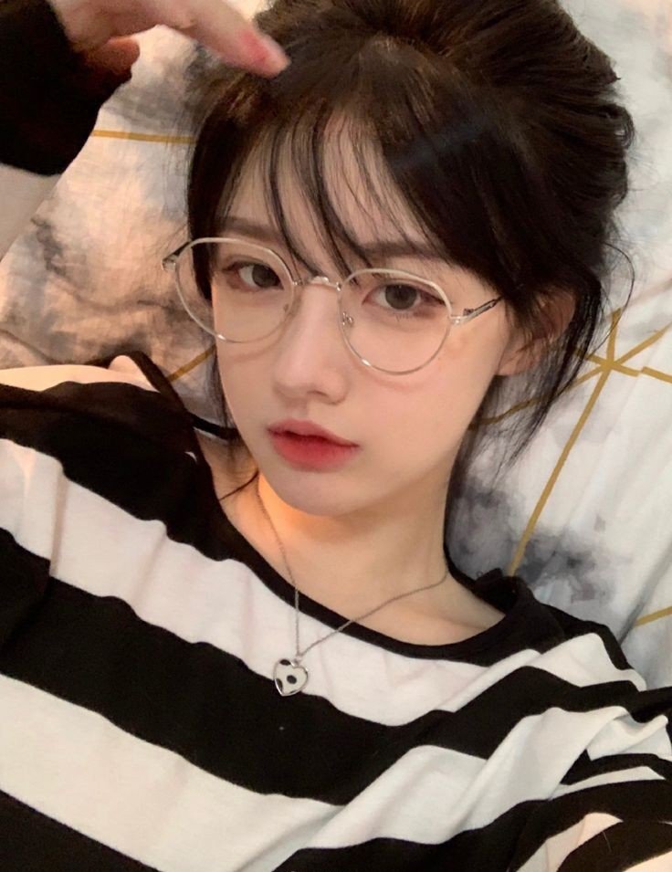 beautiful Korean girl DP