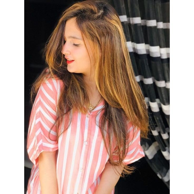 cute girl pic with flowers