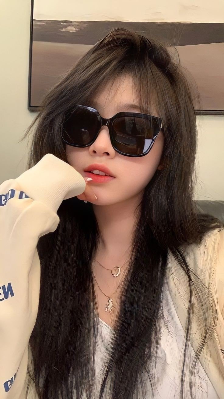 elegant Korean girl DP