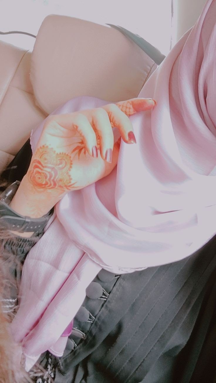 natural hijab girl DP
