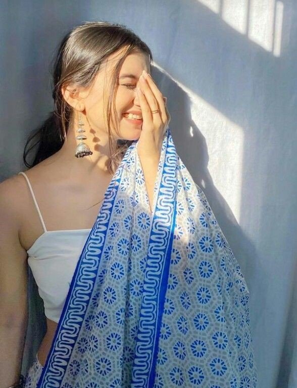 unique cute girl pic