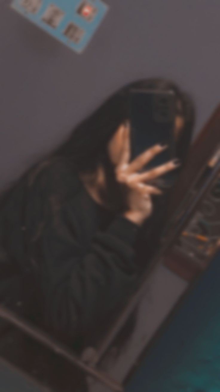 blur selfie girl DP