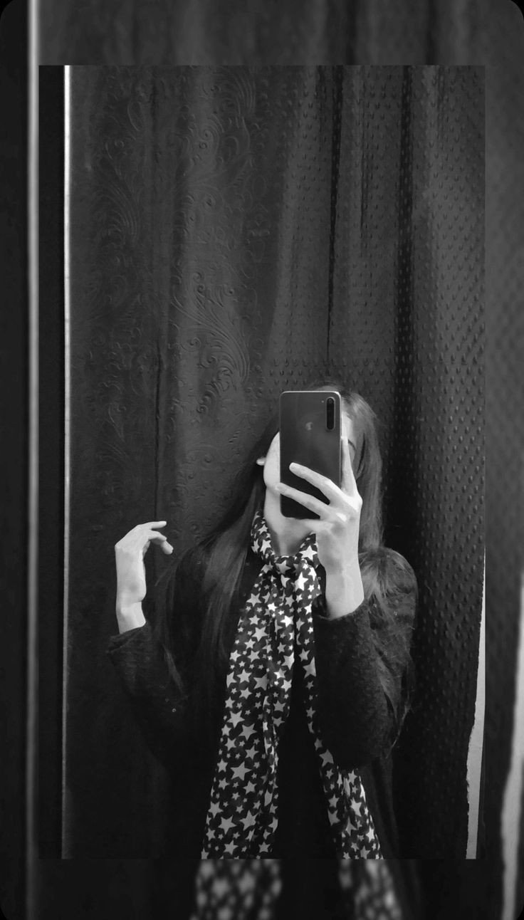 stylish blur girl DP